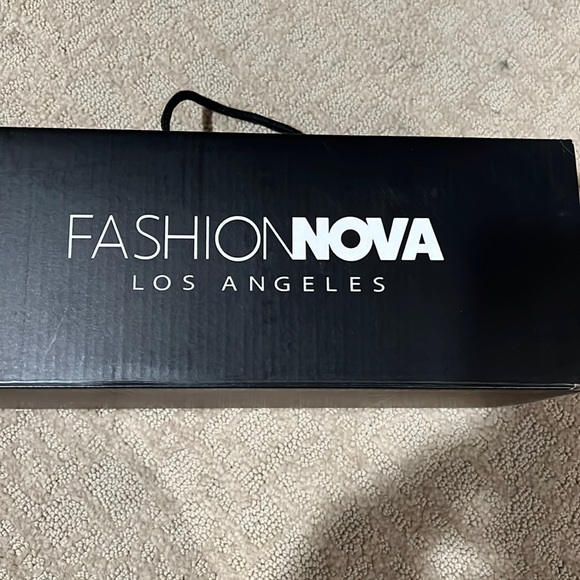 Fashion nova Rossi black sandals - Picture 1 of 4